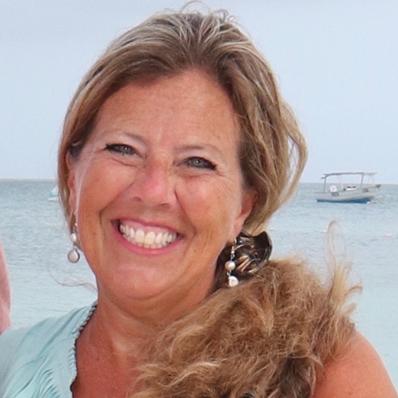 Meet your Posher, Karrie - Picture 1 of 2